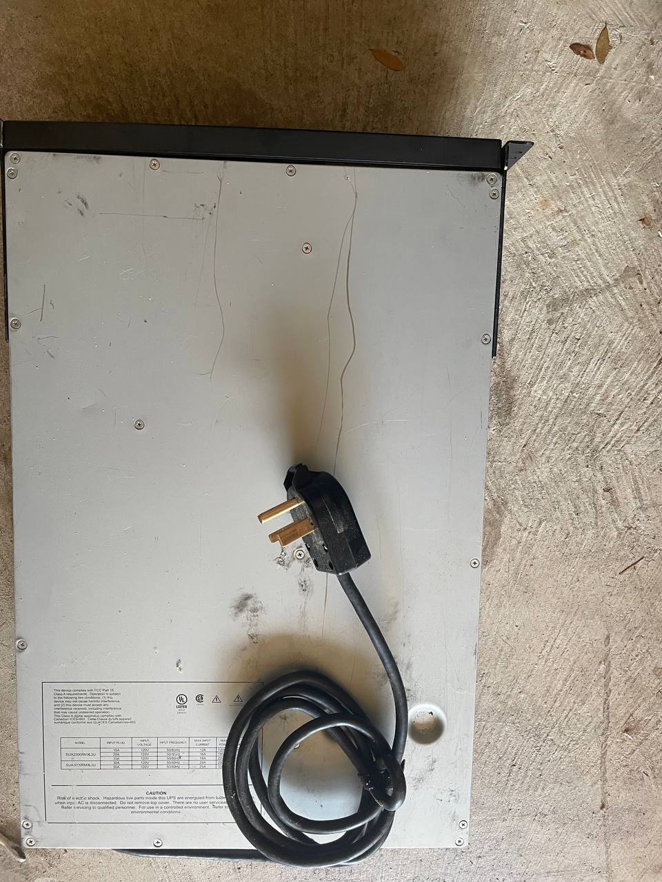 Used APC Smart-UPS XL SUA2200RMXL3U 2200VA 3U Rackmount UPS System New Battery