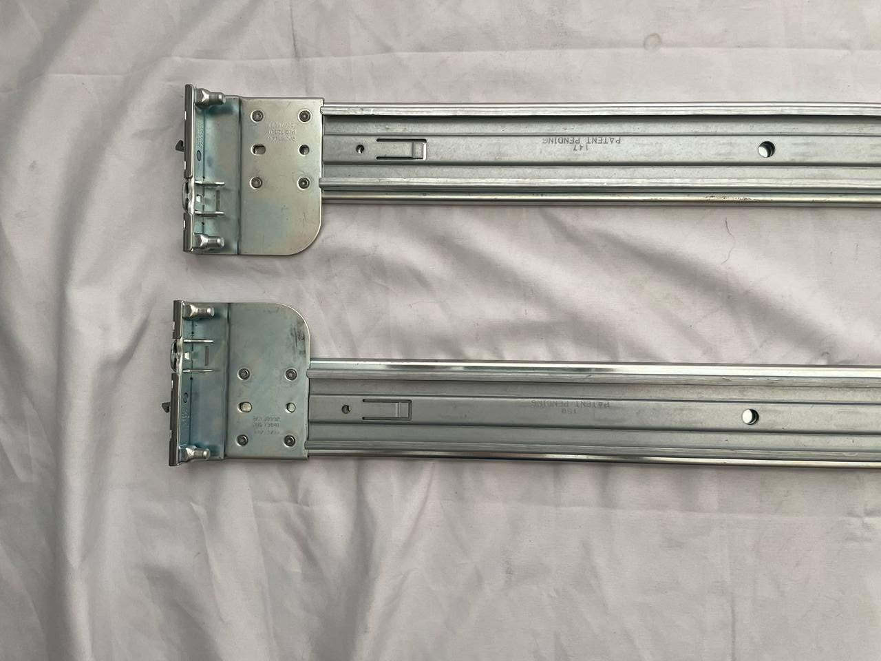 Dell 0J7H9H 0Y8P81 Rackmount Server Rails Left and Right Pair B3